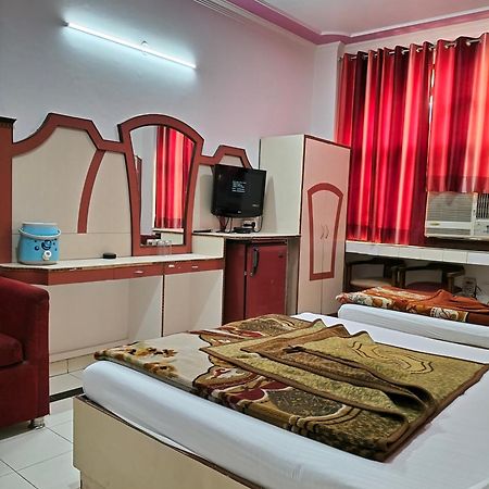 Hotel Yatri International New Delhi Exterior photo
